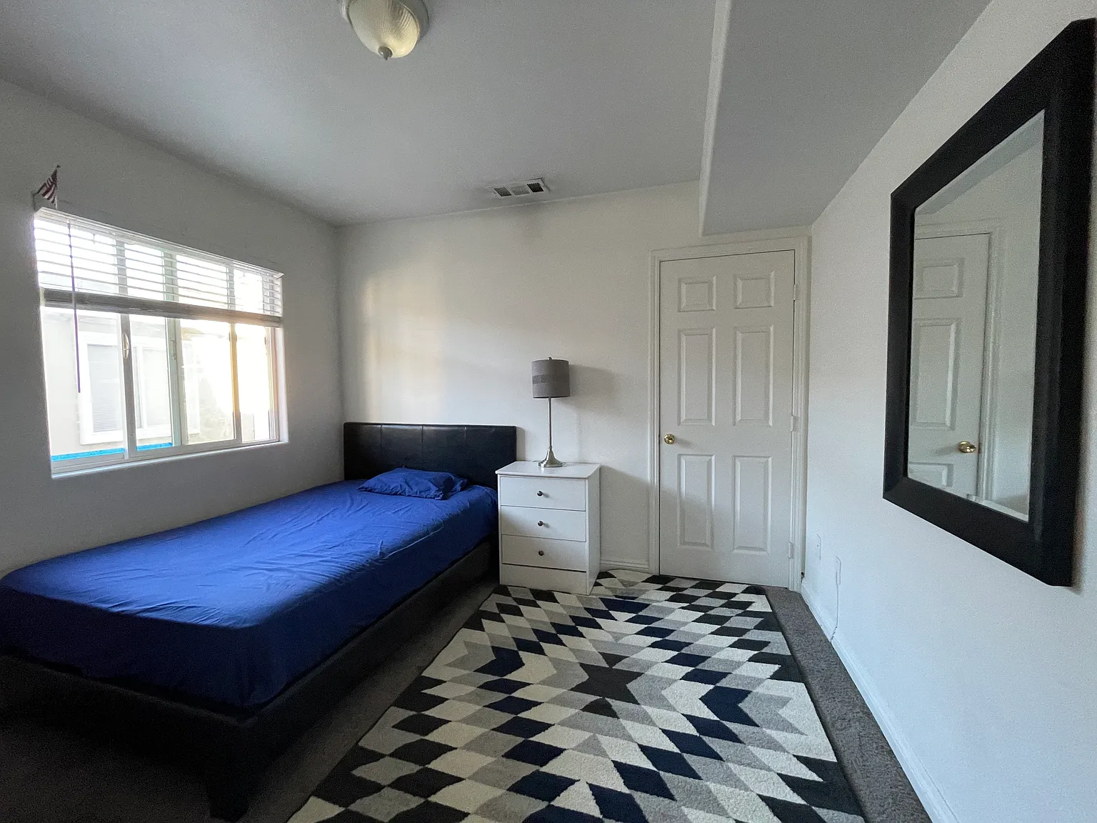 W 171st St, Lawndale — Photo 4