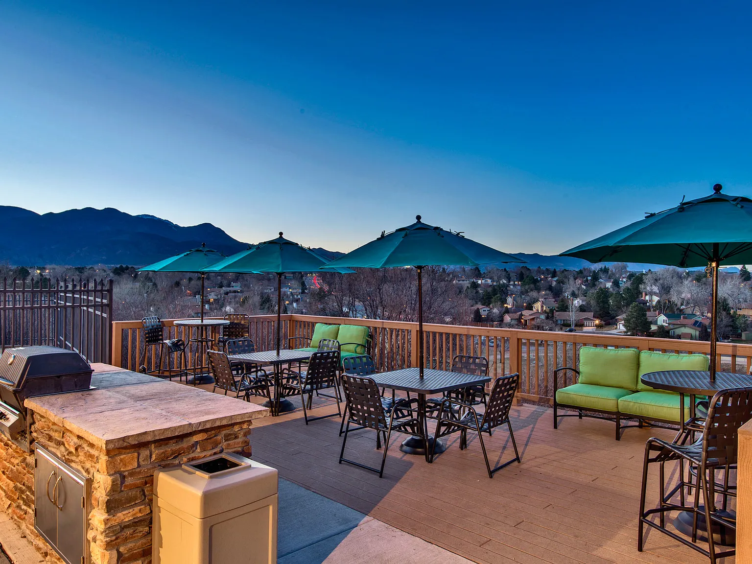 Bonterra Lakeside Apartments — Photo 2