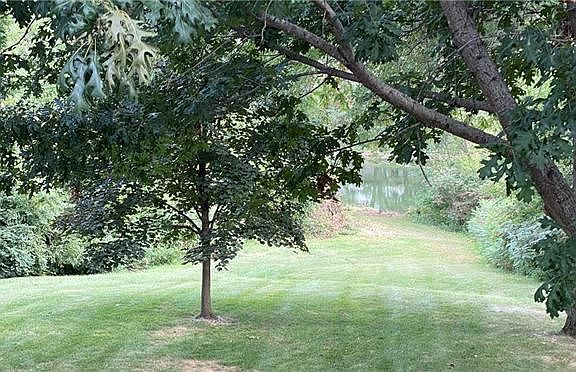 5th image of 4606 N Lakewood Dr