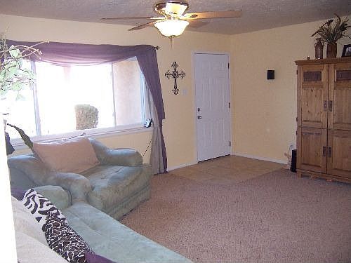 5th image of 622 Esquire Ct NE