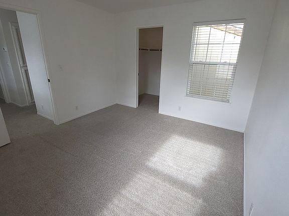 4th image of 1011 Camphor St