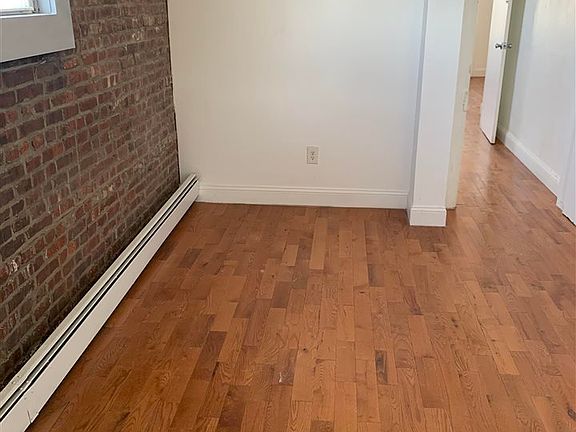 2nd image of 75 Laidlaw Ave APT 4R