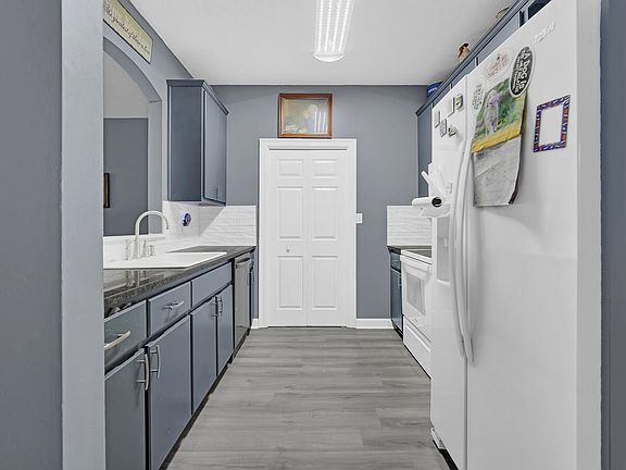 5th image of 126 S Shore Dr Unit 16