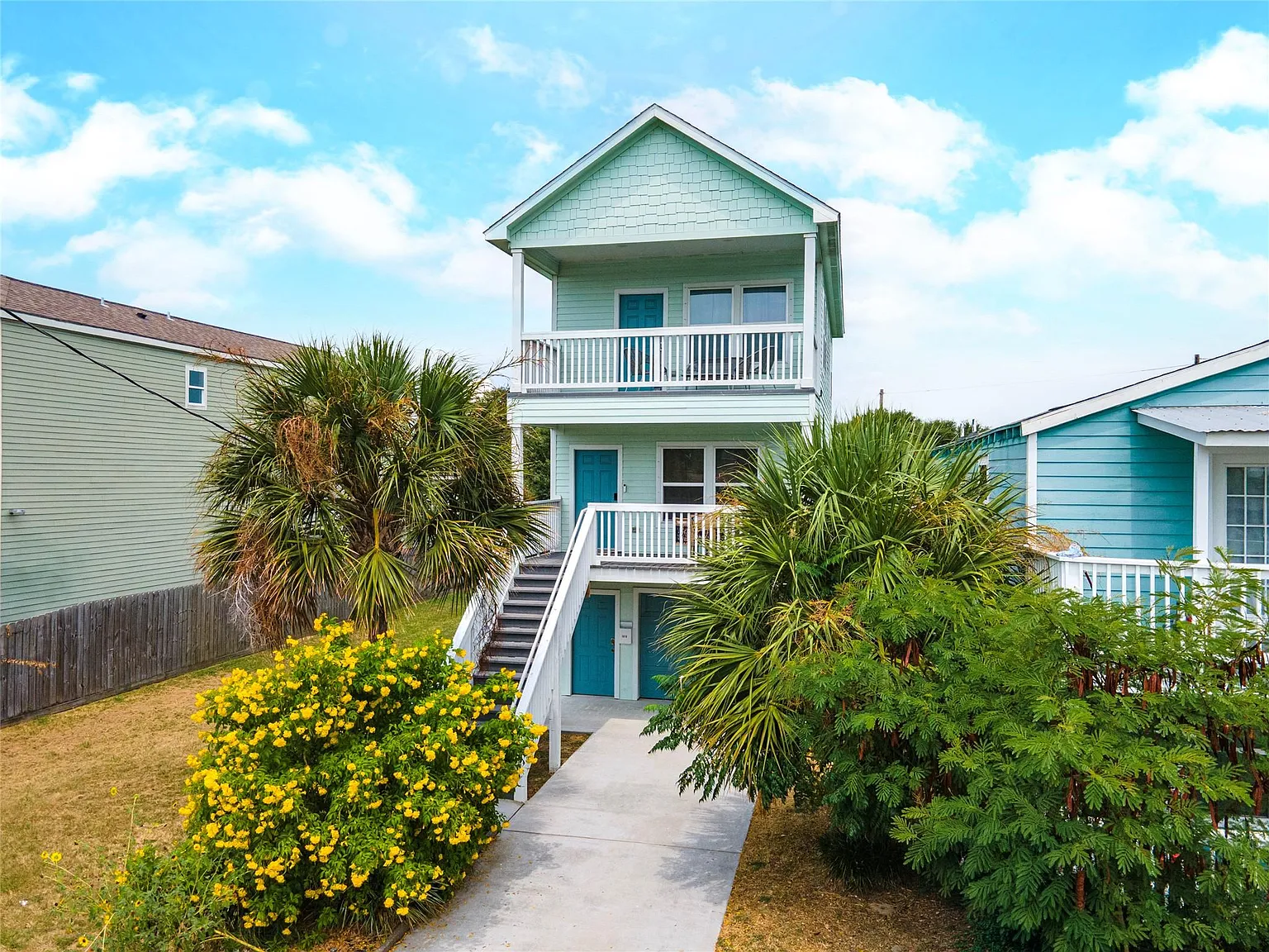 2 bed, 2.5 bath, 1220 sqft, $2,800 — Photo 1