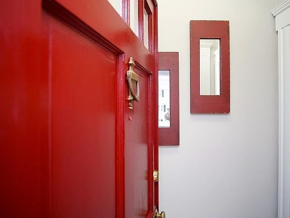 5th image of 19 Forest St