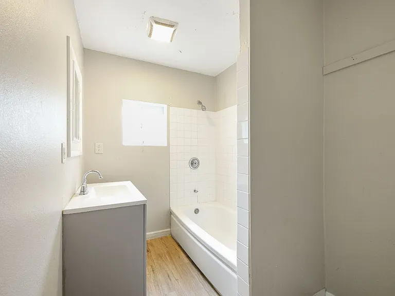 Ainsworth St - Rooms for Rent — Photo 12