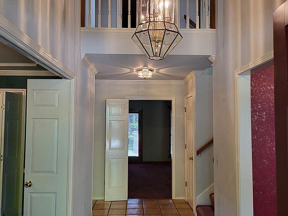 2 story foyer