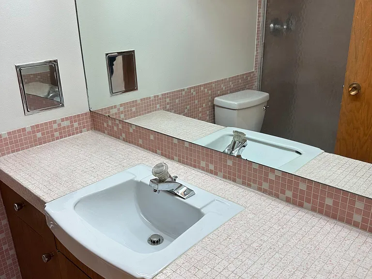 505 E Henry Clay St #204 — Photo 13