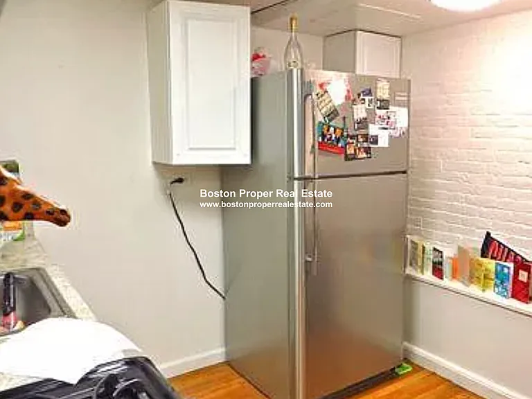 32 Irving St #1 — Photo 4