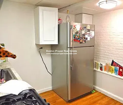 32 Irving St Photo 1