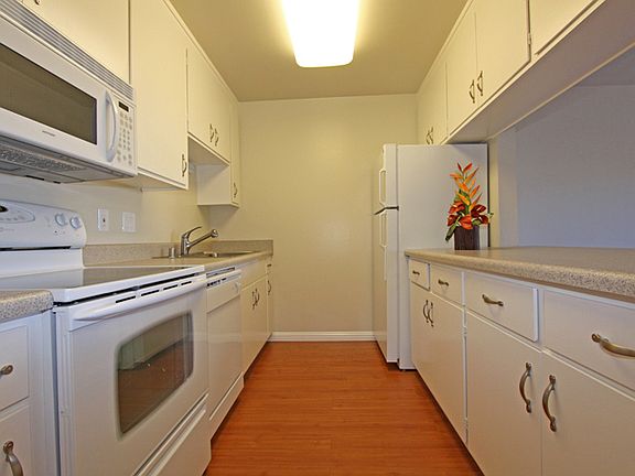 4th image of 400 E Hillsdale Blvd APT 101