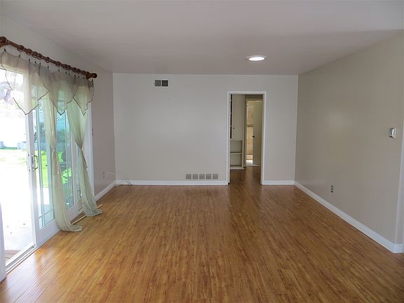 5th image of 4437 Mount Castle Ave