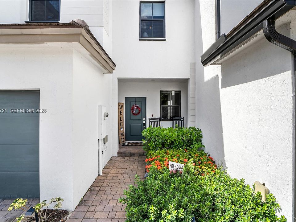 1st image of 13154 SW 233rd St