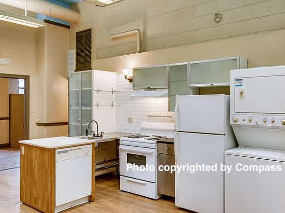 5th image of 1513 N Western Ave #302A
