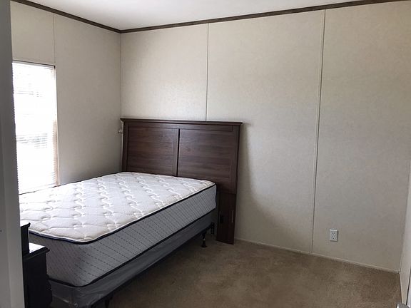 5th image of 110 Bass Cir