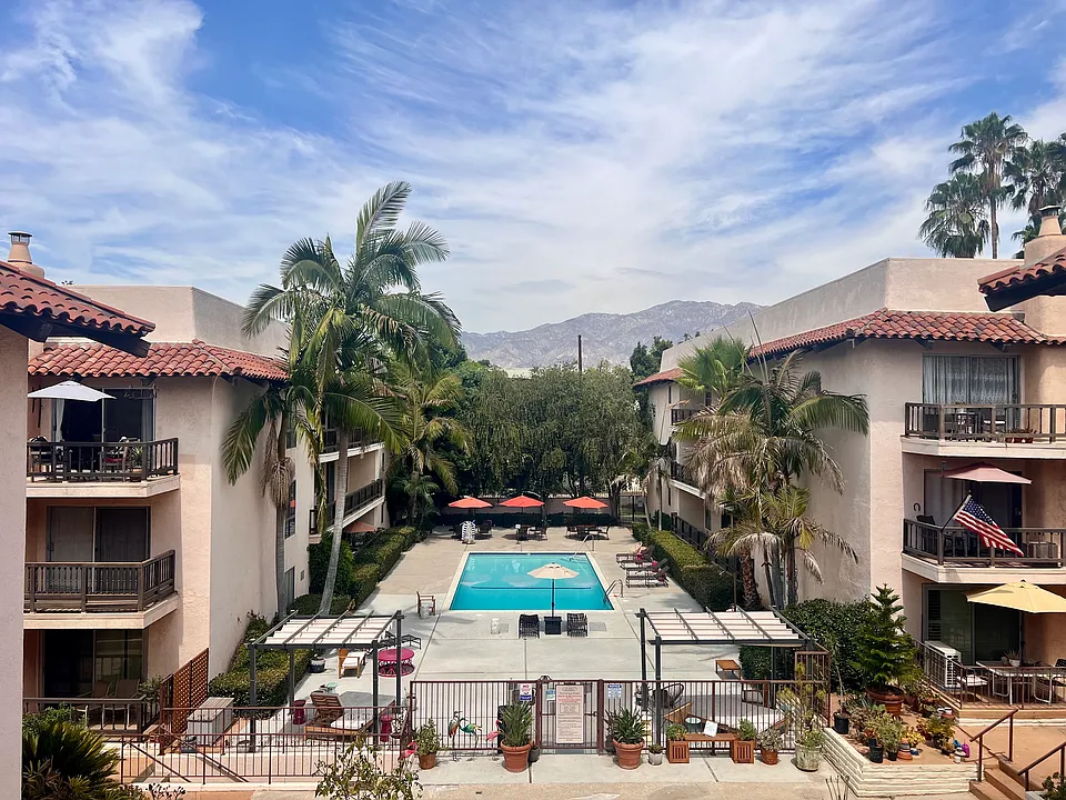 1127 E Del Mar Blvd #133