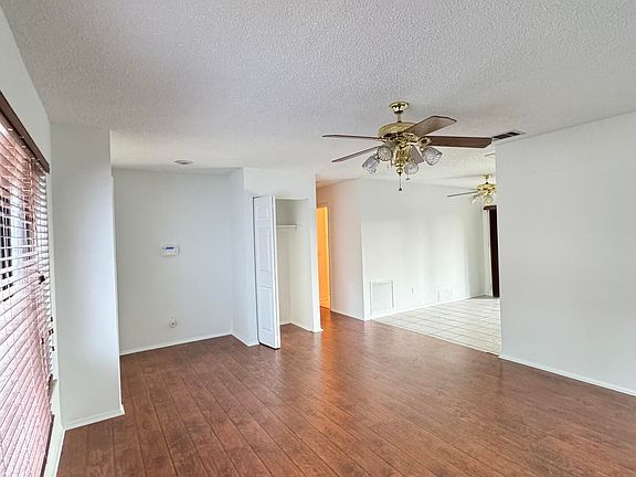 4th image of 1302 SE Roanoke Street