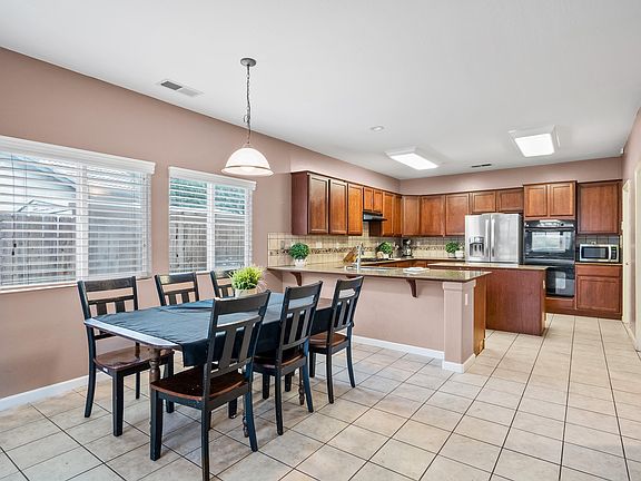 5th image of 2945 S Arkle Ct