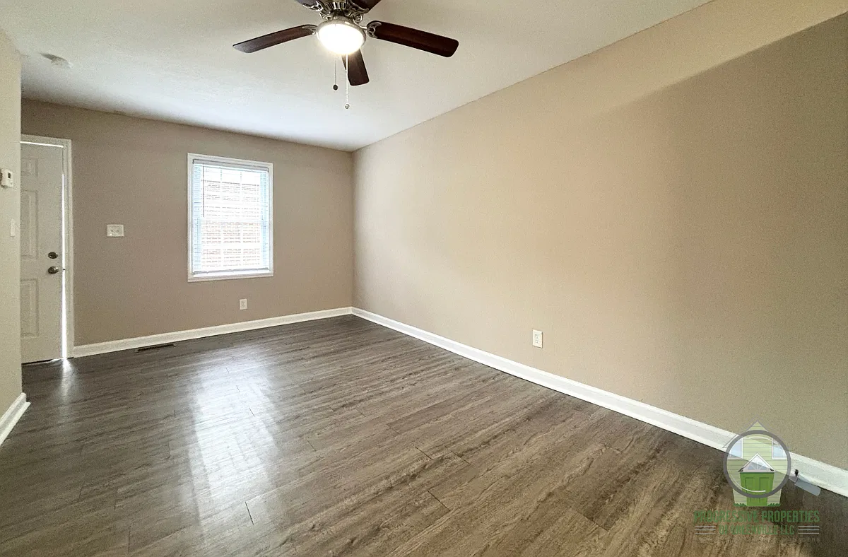 10 Stagg Street - 12 — Photo 3