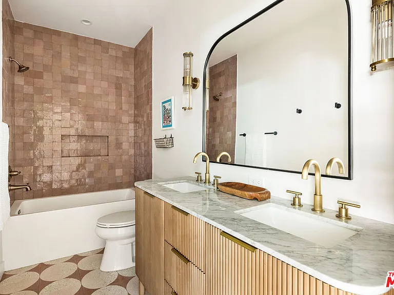 137 E Avenue 43 — Photo 17