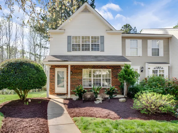 6011 Cougar Ln, Charlotte, NC 28269