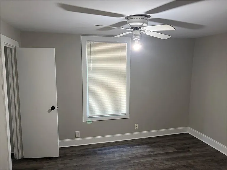 1786 Linwood Ave — Photo 14