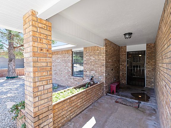 5th image of 2212 Desert Pine Dr
