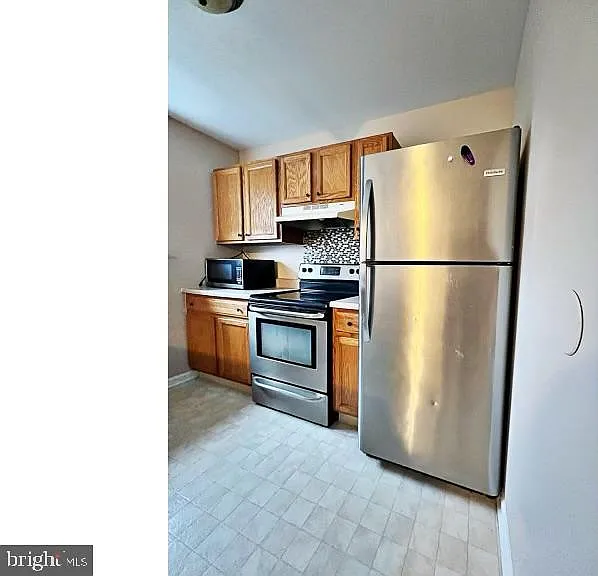 660 Widener Ln — Photo 4