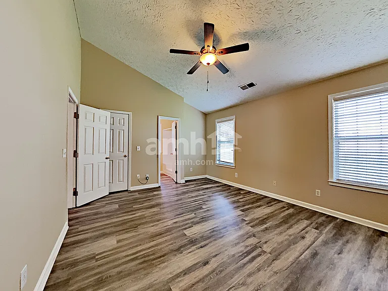 2510 Baysridge Dr NW — Photo 8