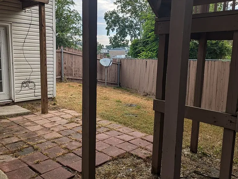 504 Fox Run — Photo 13