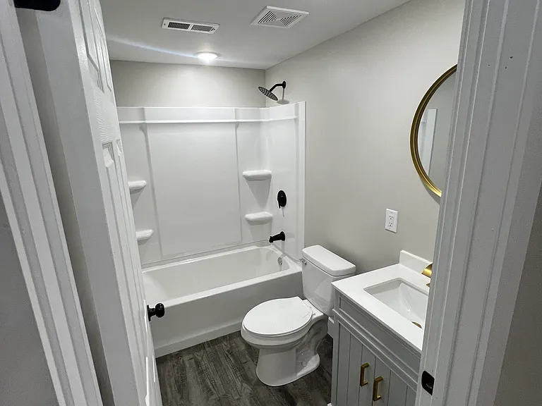 212 W Mill St — Photo 10