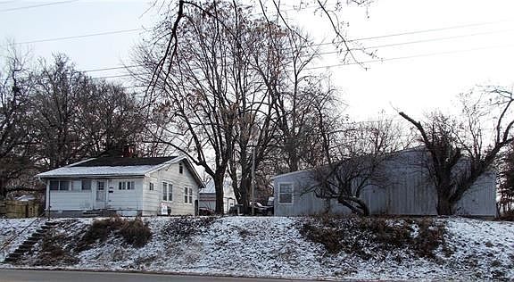 3rd image of 10305 E Kentucky Ave