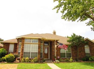 2610 Crosslands Dr, Garland, TX 75040