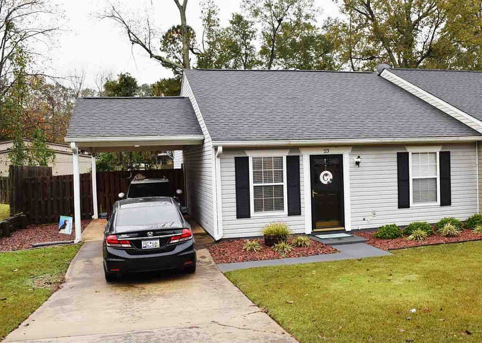 1st image of 23 Sweetbriar Ln