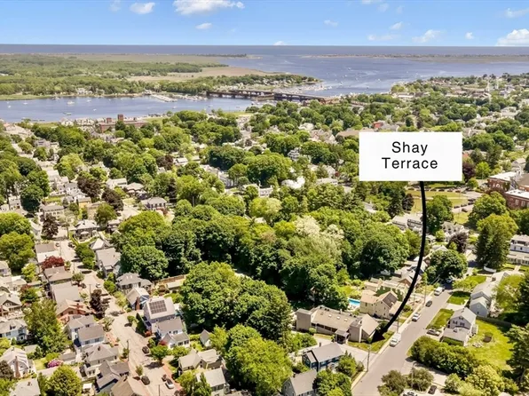 1 Shay Ter, Newburyport, MA 01950