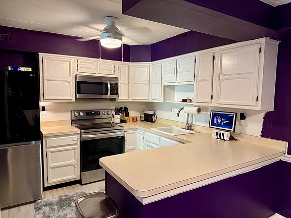 3rd image of 15 Oakridge Dr