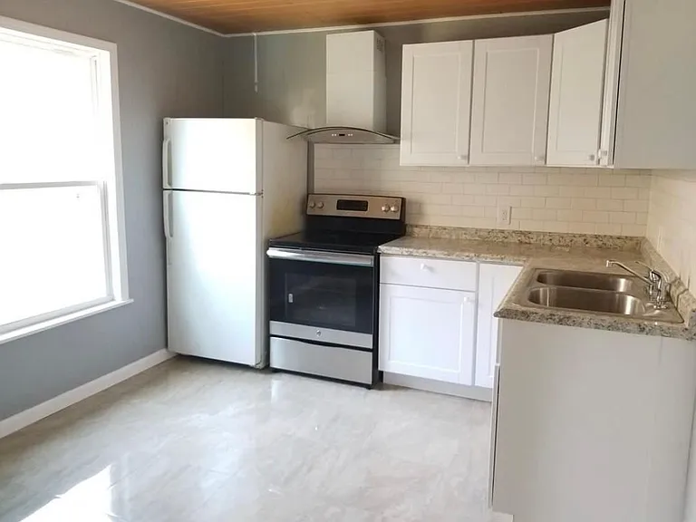 401 Meigs St #B — Photo 3