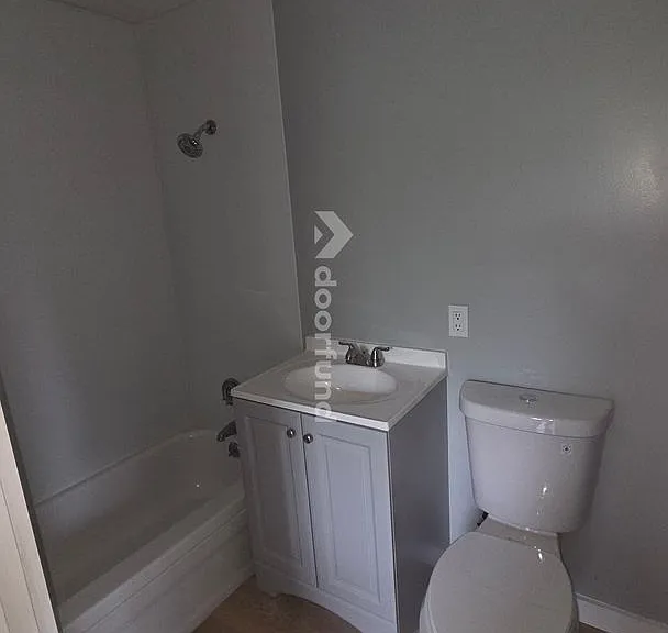 224 Main St #4 — Photo 4