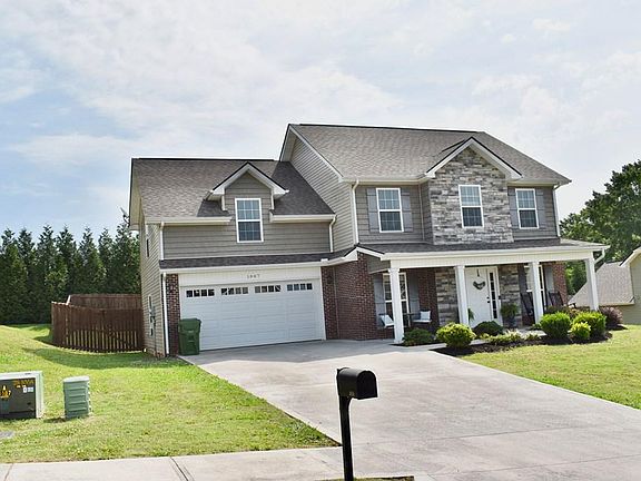 2nd image of 1007 Brooklyn Ln