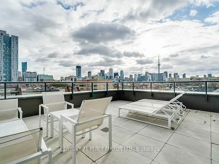 297 College St #1507 — Photo 27