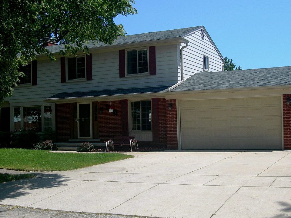Fantastic 5 BR colonial