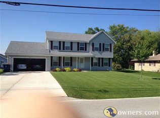 820 E Fitzsimmons Rd, Oak Creek, WI 53154