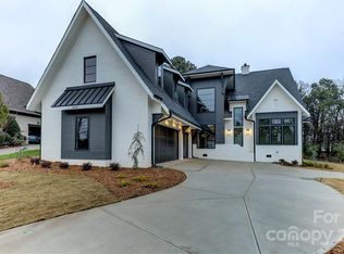 5845 Five Knolls Dr, Charlotte, NC 28226