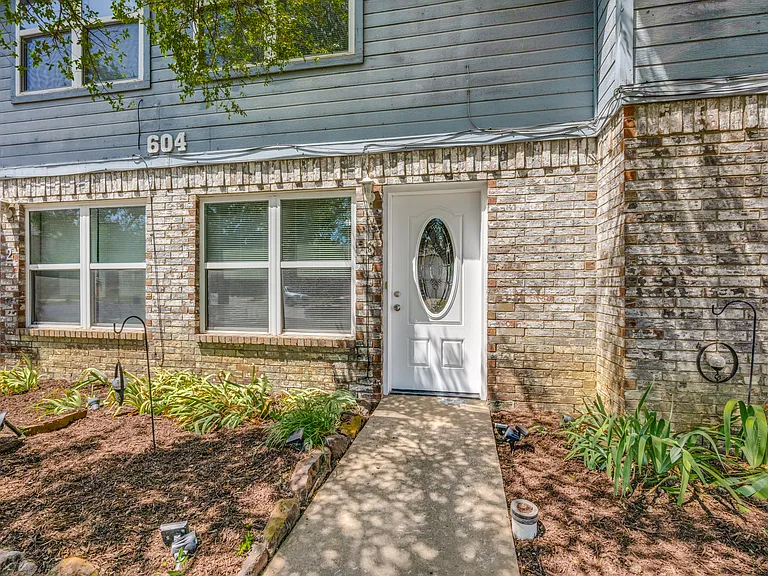 604 Meadow View Ct #3 — Photo 11