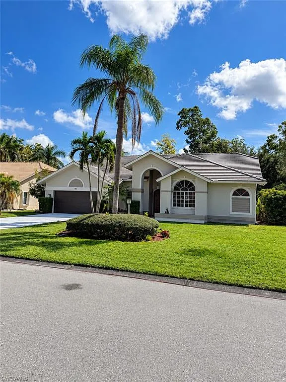 3 bed, 2.0 bath, 2200 sqft, $4,000 — Photo 1