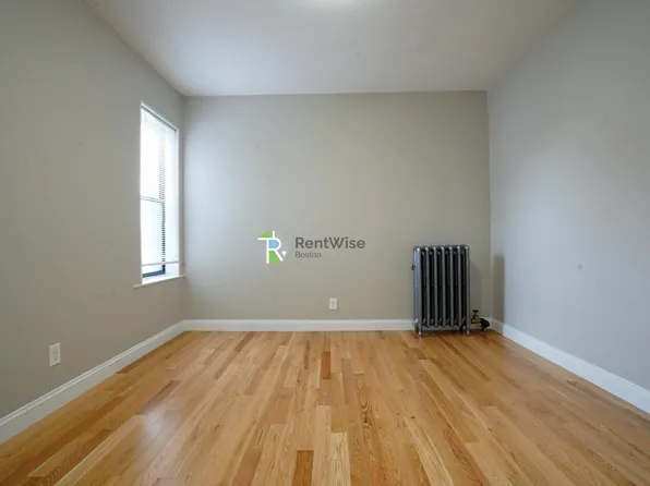 50 Park Vale Ave APT 24, Allston, MA 02134