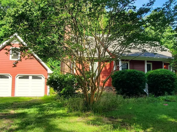 104 Long St, Fuquay Varina, NC 27526
