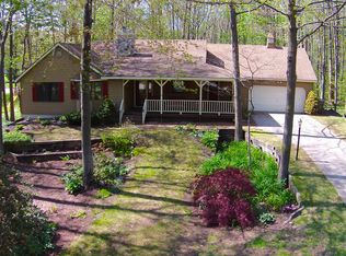 5253 Oakdale Dr, Hudsonville, MI 49426