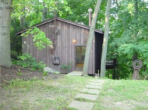 3rd image of 648 N Hampstead Ln