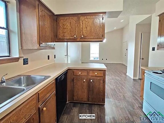 3rd image of 900 W Niblick St #A